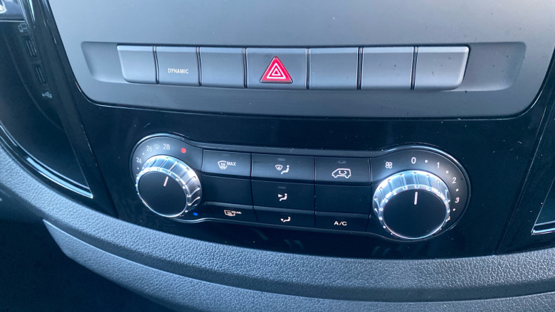 Mercedes-Benz Vito ELr Tourer L3 Electric Fwd 150kW 100kWh Premium 9-Seater Auto